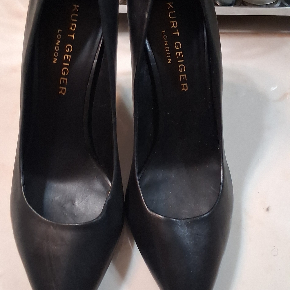 Kurt Geiger Black Pointed Toe Pumps - Sleek Leather Heels